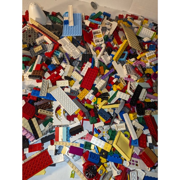 Huge Lot Vintage Legos 9#+ Mini Figures Weapons Accessories Must See - Picture 13 of 15